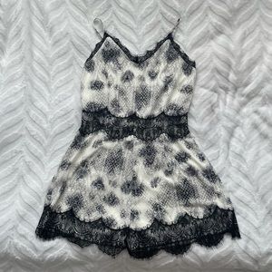 FRANCESCAS Lace Romper